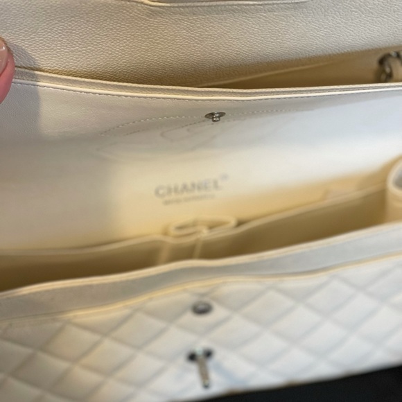 Chanel double flap jumbo caviar leather bag - Picture 5 of 9